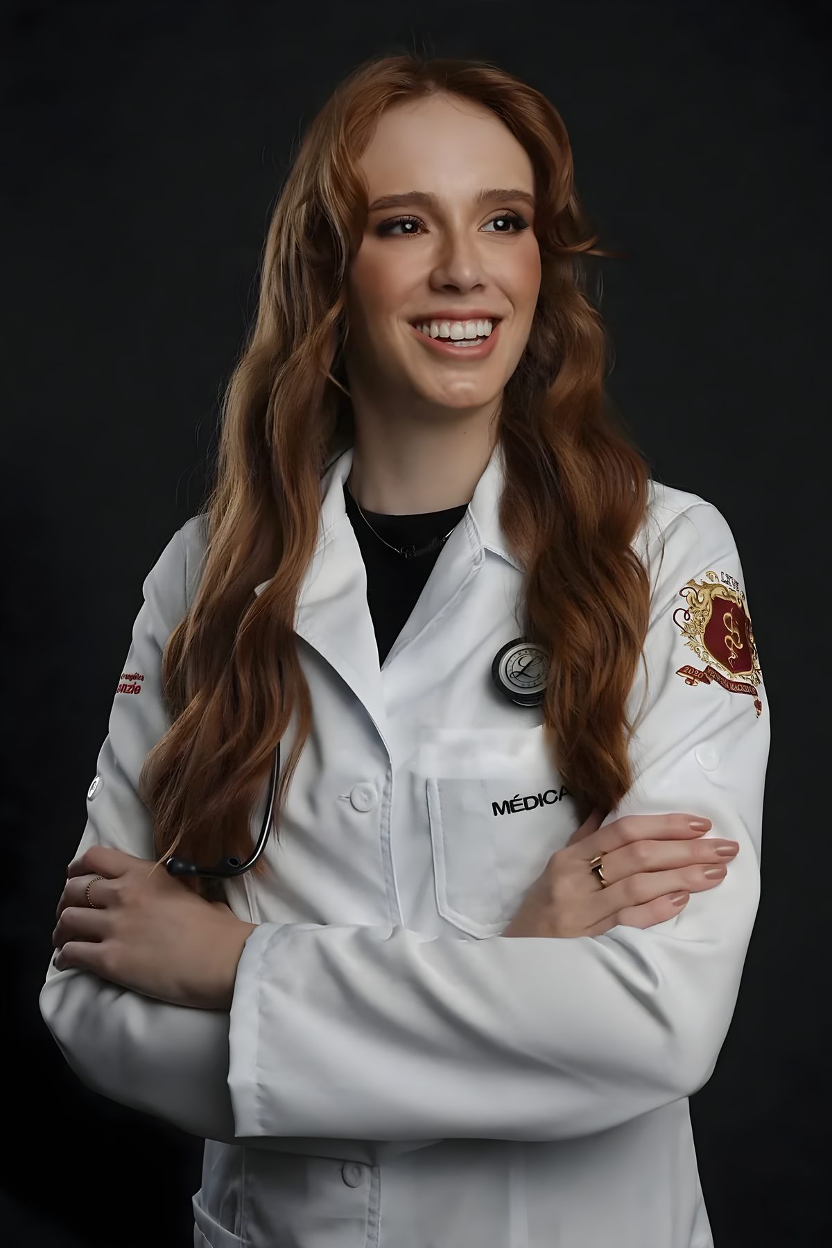 Dra. Camilla Vicelli, dermatologista, de jaleco branco